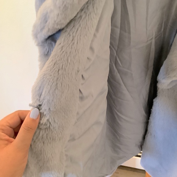 💠Baby Blue Faux Fur Blazer by Rachel Zoe💠 - Picture 3 of 4